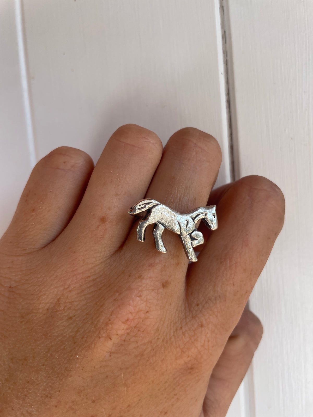 RUNNING HORSE size 7/ N 1/2