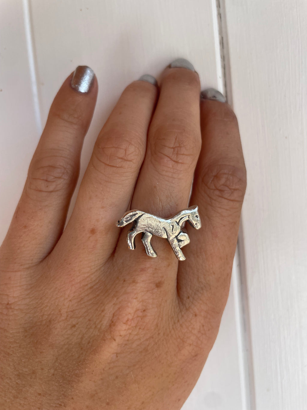RUNNING HORSE size 7/ N 1/2
