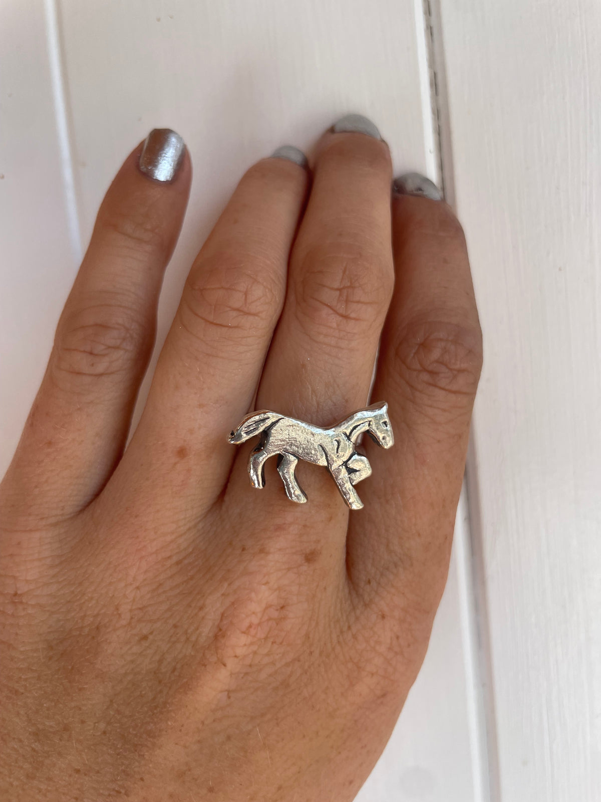 RUNNING HORSE size 7/ N 1/2