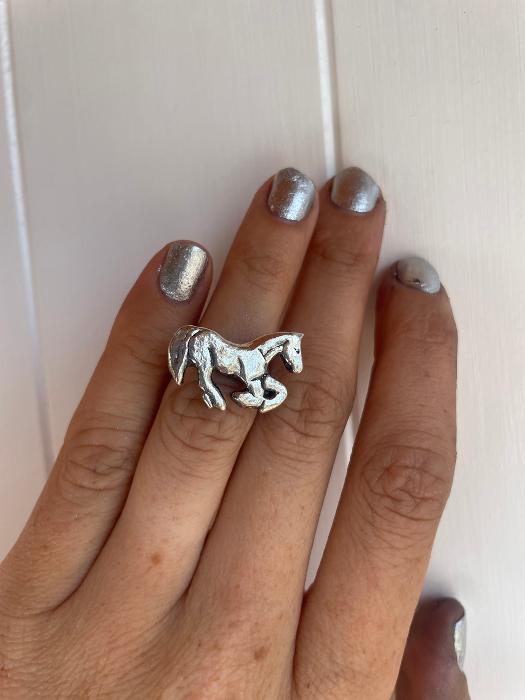 RUNNING HORSE size 3/ F