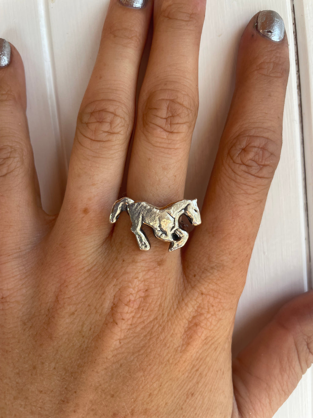 RUNNING HORSE size 9/R 1/2