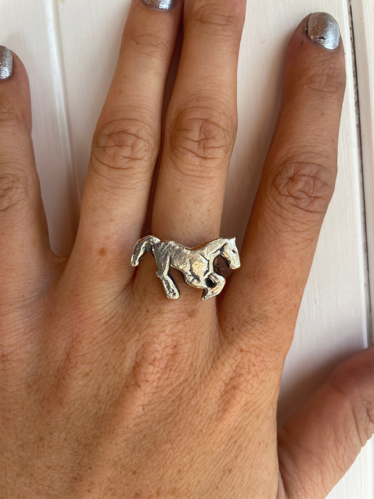 RUNNING HORSE size 9/R 1/2