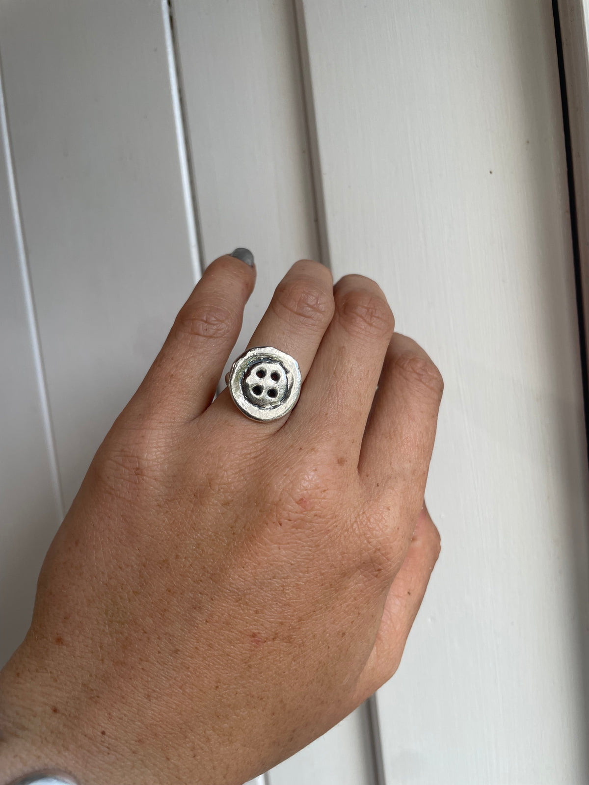 LILY’S RING size J/ 4 1/2