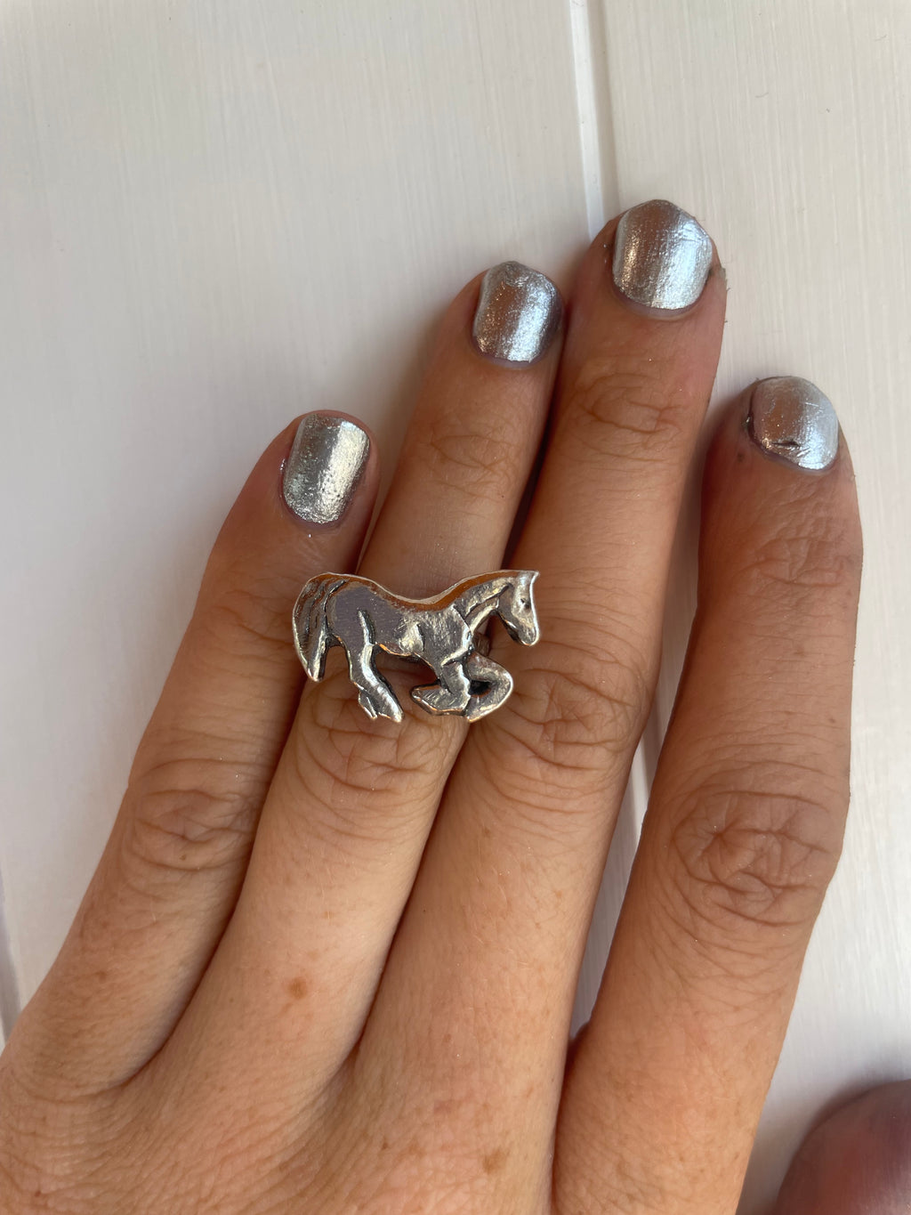 RUNNING HORSE size 3/ F