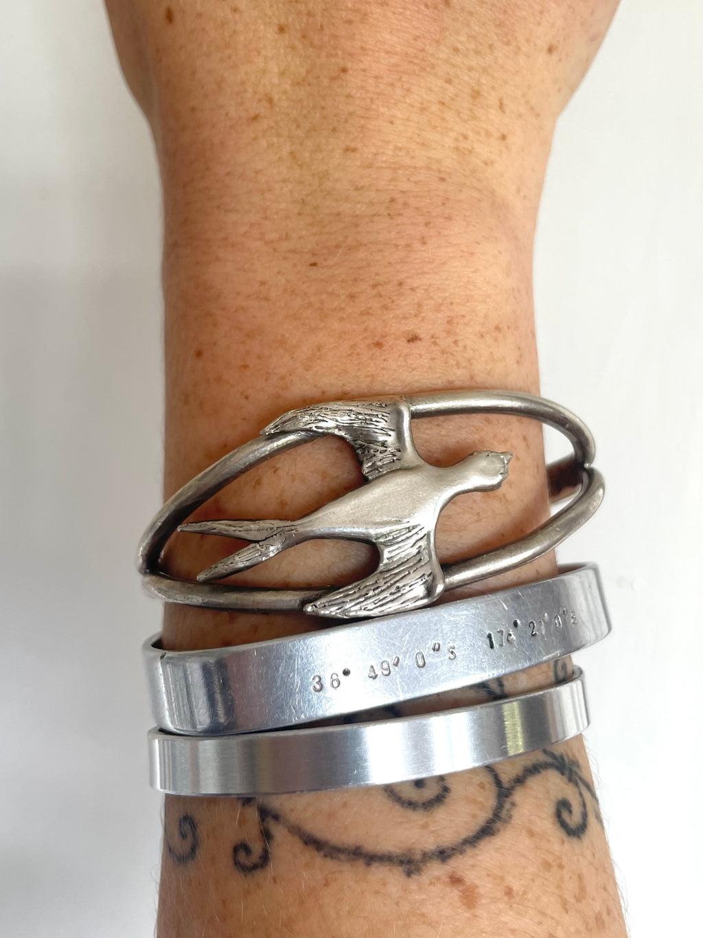double split swallow cuff: size S/M