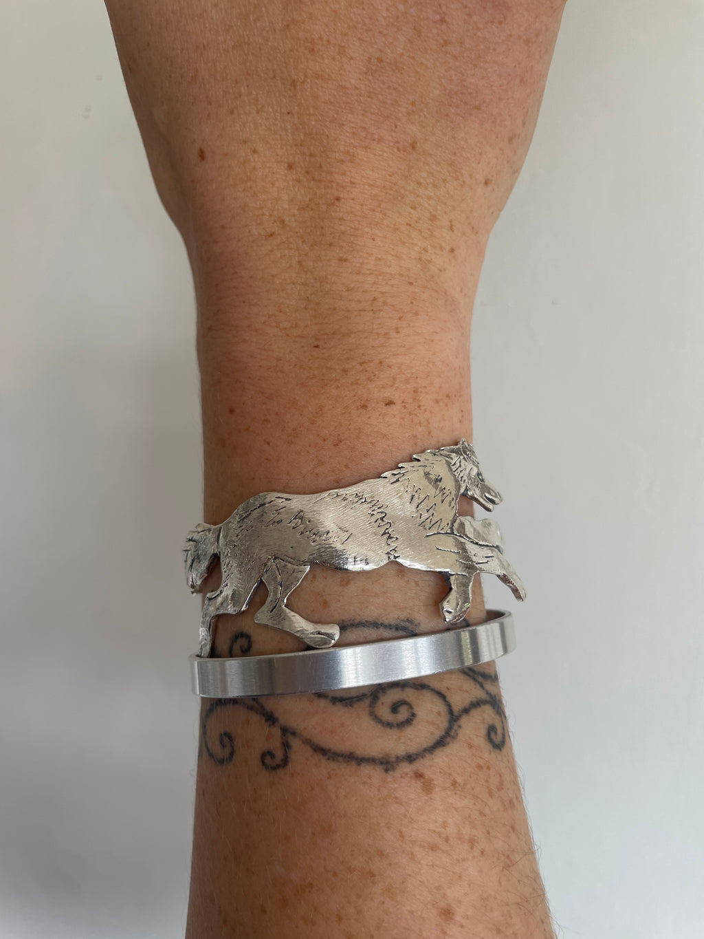 WOLF cuff: adjustable